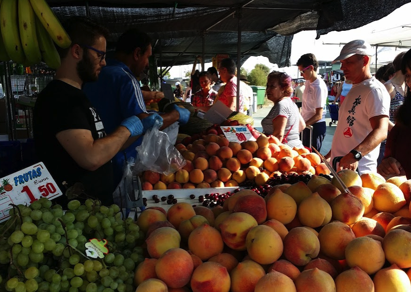 В Торревьехе благоустроят пятничный рынок в парке Antonio Soria