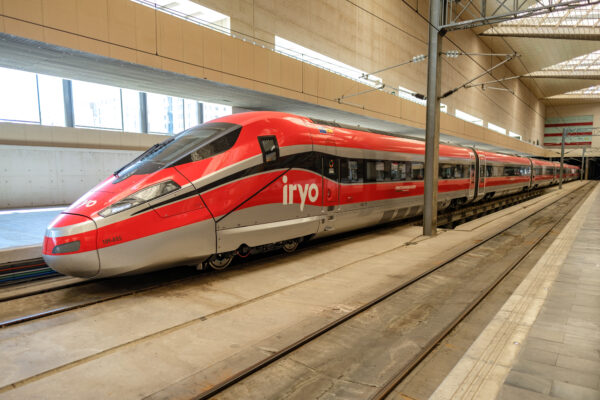 Скоростные лоукост-поезда Iryo начали курсировать между Аликанте и Мадридом