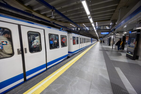 Метро Мадрида запустило видеопомощь при покупке билетов на 47 станциях